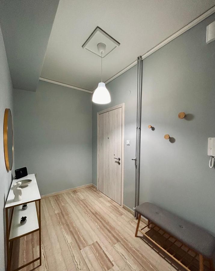 Apartment Feel At - - 1 *